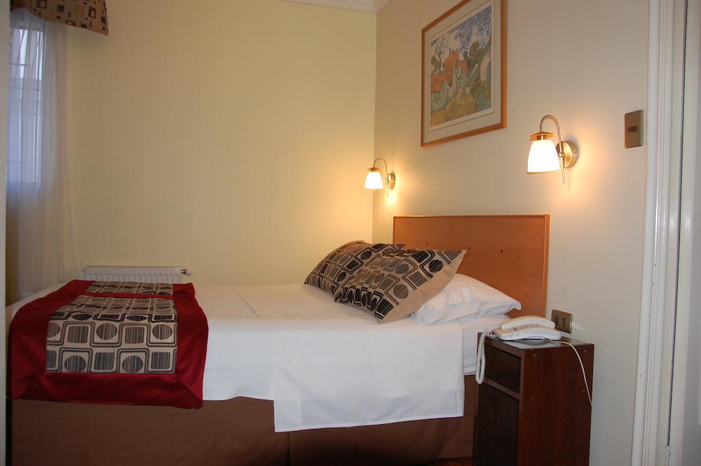 Hotel Plaza Concepcion Ruang foto