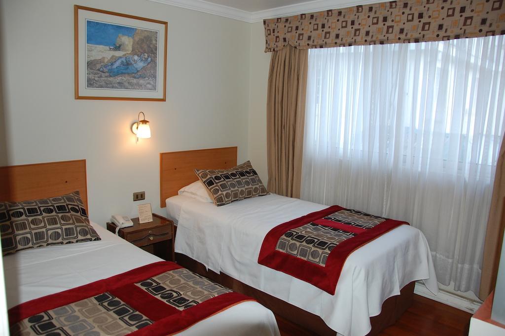 Hotel Plaza Concepcion Ruang foto